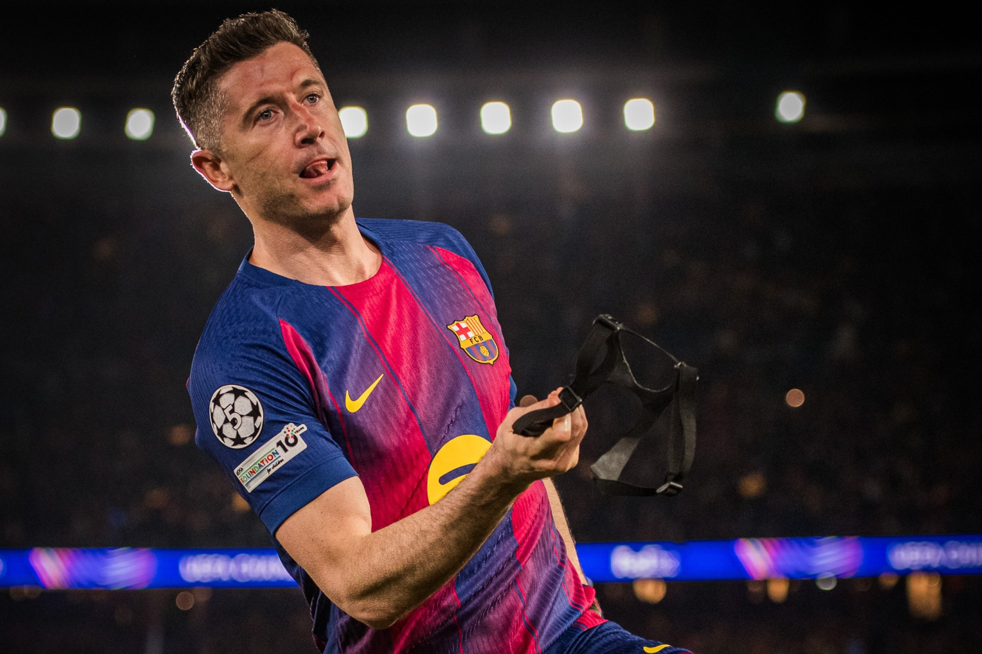 Tin tức về chuyển nhượng 25/4: MU ký Lewandowski, Liverpool chốt Barcola