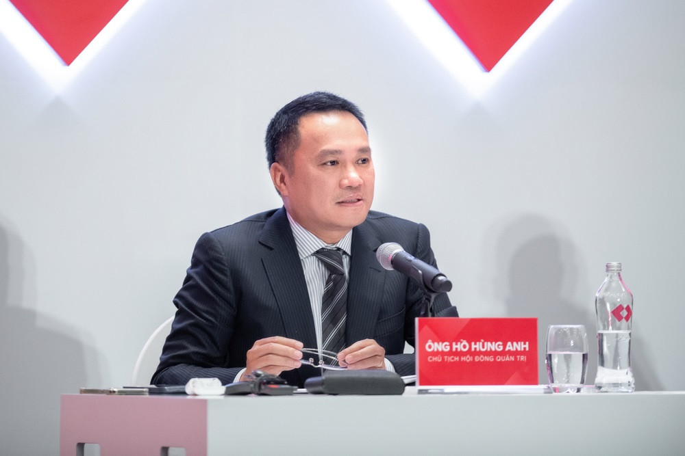 Ảnh 7 Chủ tịch HĐQT Techcombank Hồ Hùng Anh trả lời câu hỏi của cổ đông.jpg