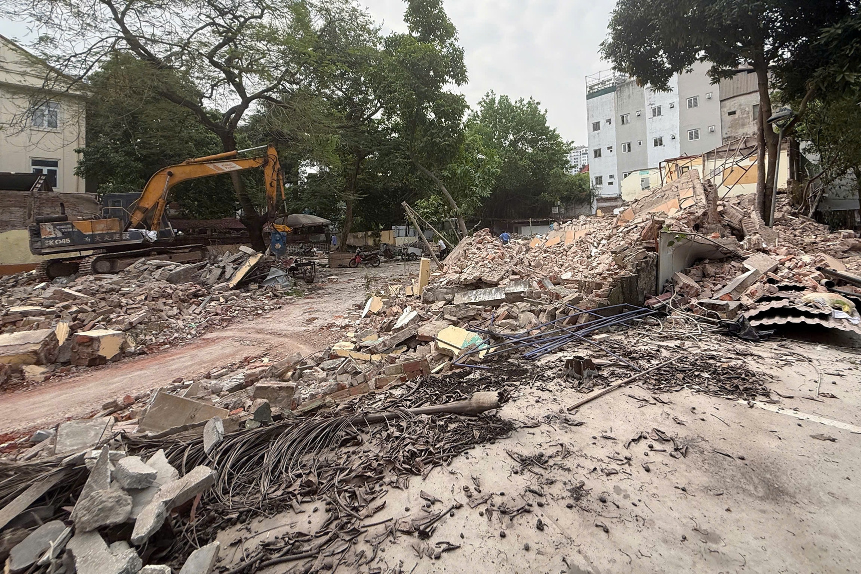 Bàn giao gần 8.000m2 đất 