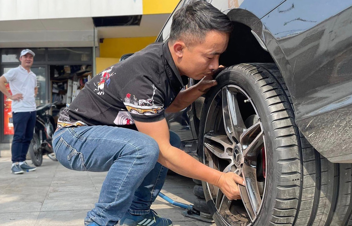 Bỏ ra vài phút 'soi' những bộ phận sau trên ô tô để yên tâm vi vu dịp nghỉ lễ