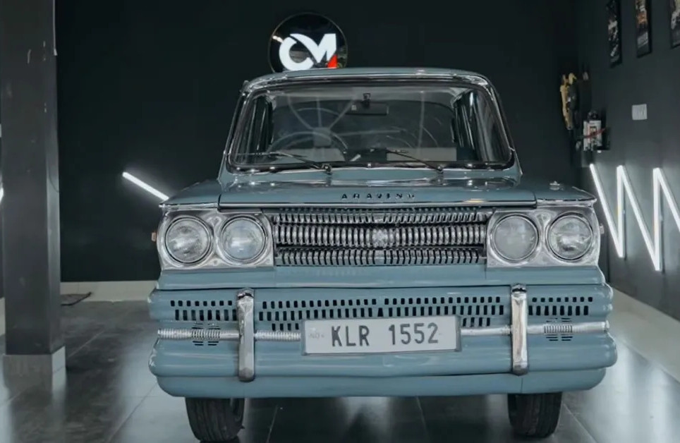 Chiếc ô tô được chế tạo thủ công bất ngờ hồi sinh sau 60 năm bị bỏ quên