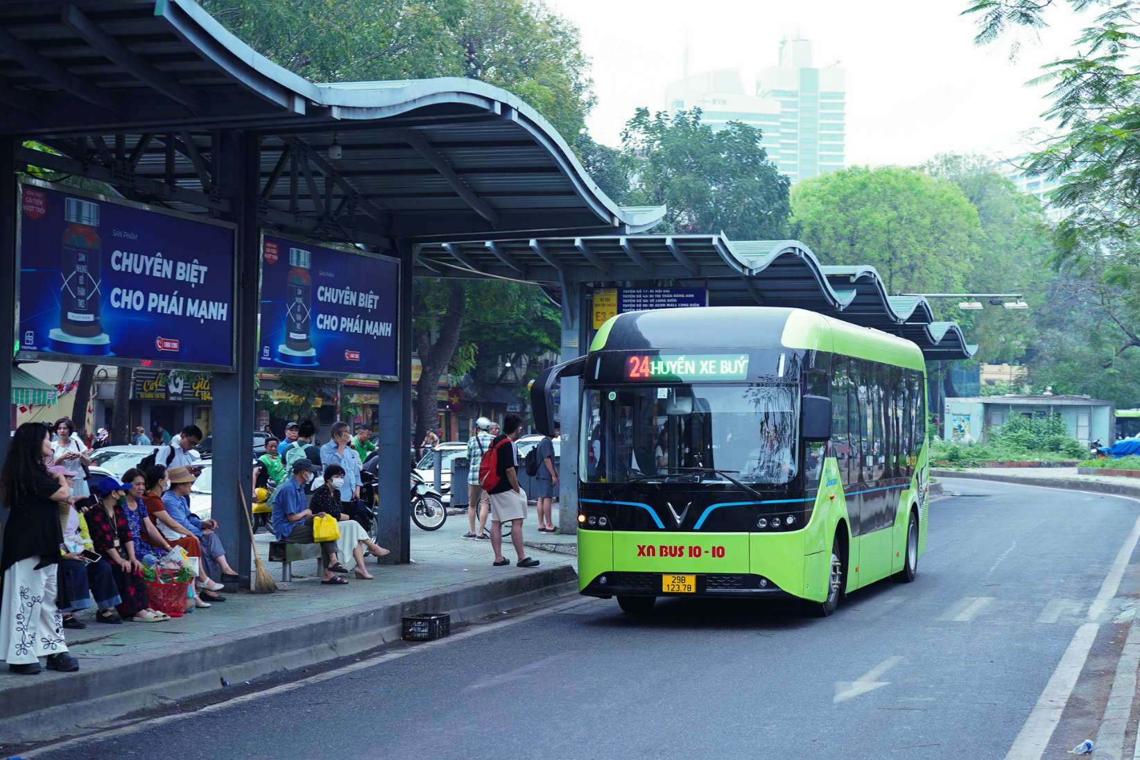 Hà Nội cấm xe khách trên 16 chỗ, bố trí 8 điểm đỗ xe vào Lăng Bác dịp lễ