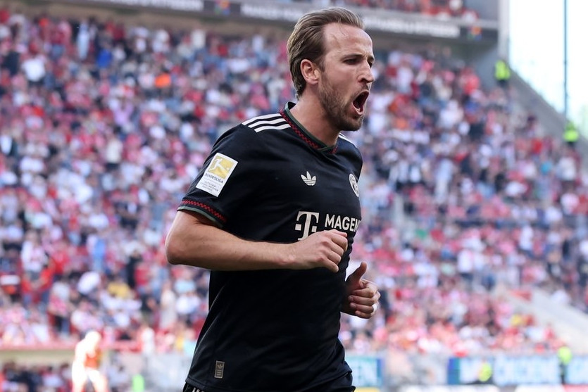Harry Kane lập đại công, Bayern Munich lội ngược dòng không tưởng