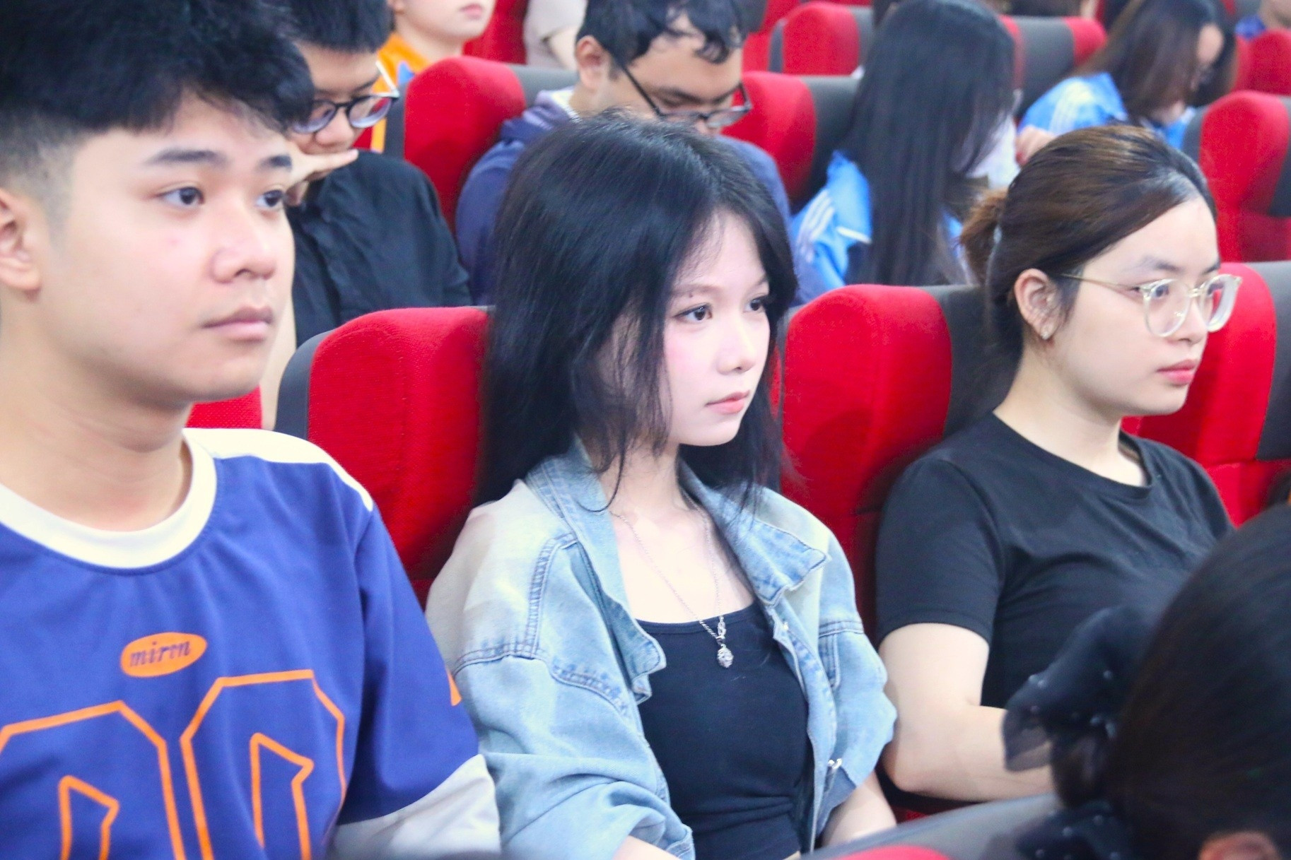 Nhiều sinh viên có thành tích tốt nhưng ra trường lại lận đận công việc, vì sao?