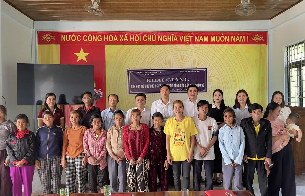 'Tôi sẽ cố gắng tập viết, tập đọc để tự ký tên mình'