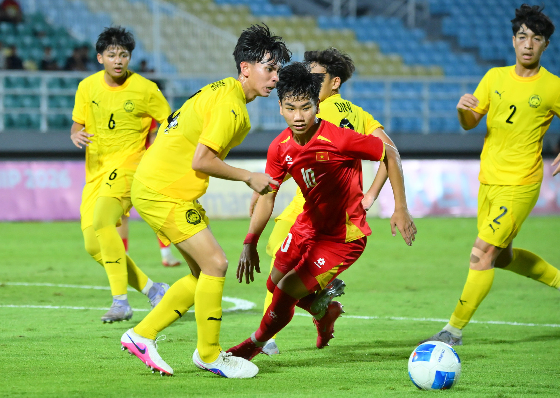 u17 viet nam malaysia 3.jpg