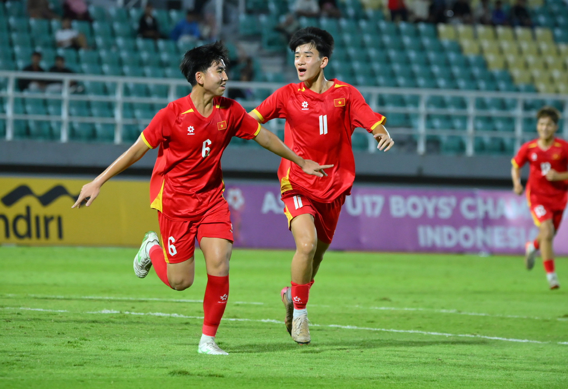 u17 viet nam malaysia 7.jpg
