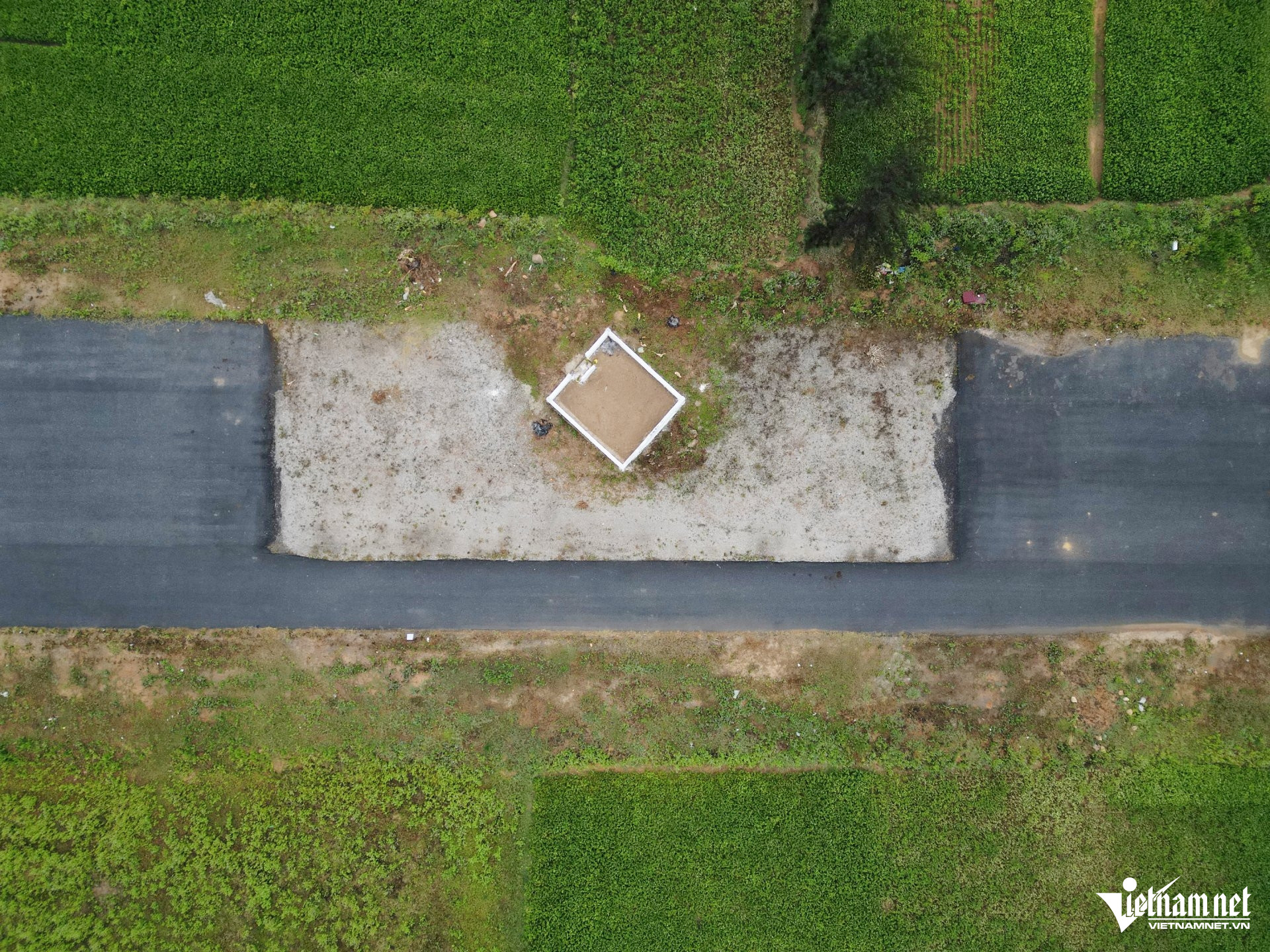 W-a ngôi mộ2.JPG.jpg