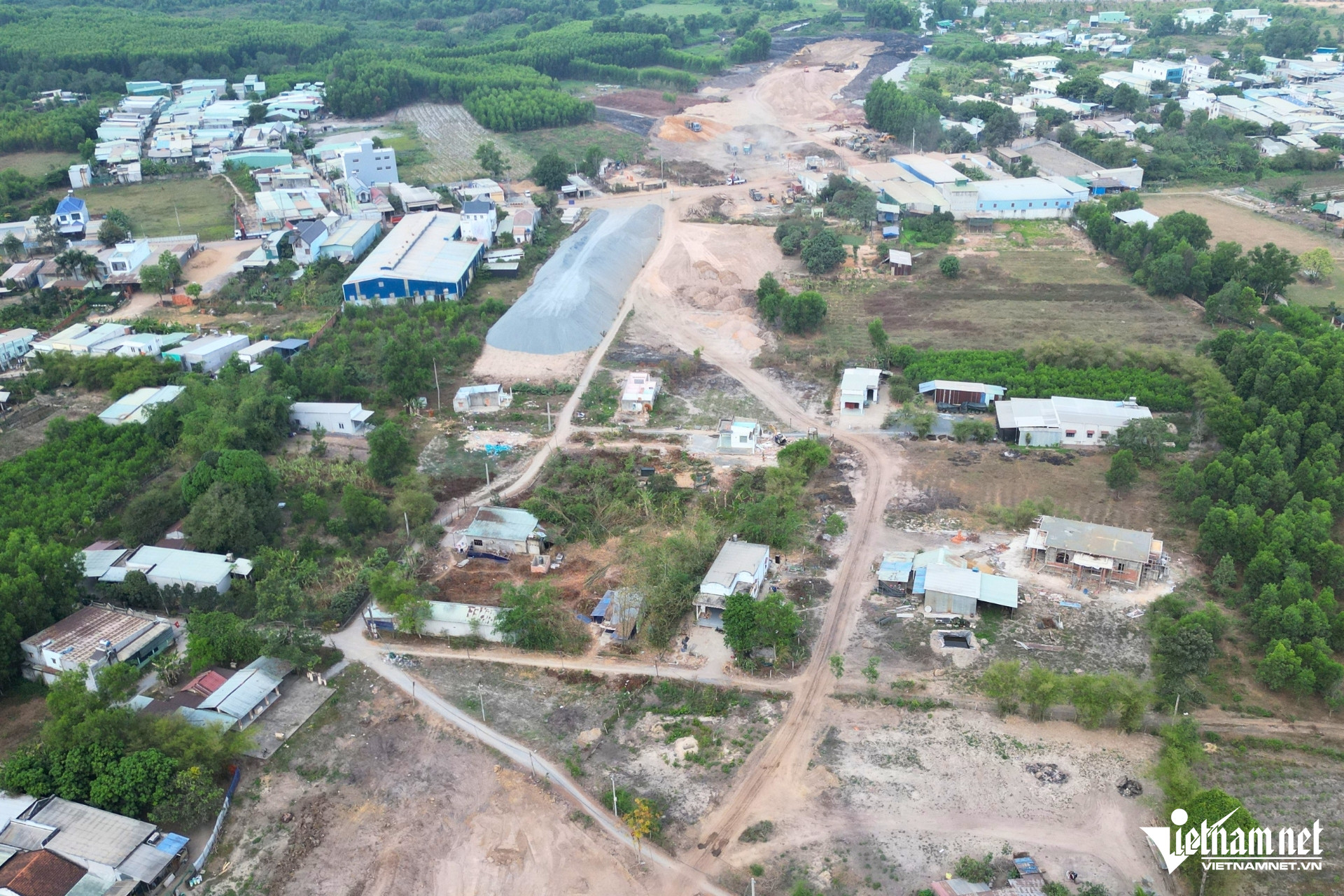 W-duong san bay long thanh 10.jpg