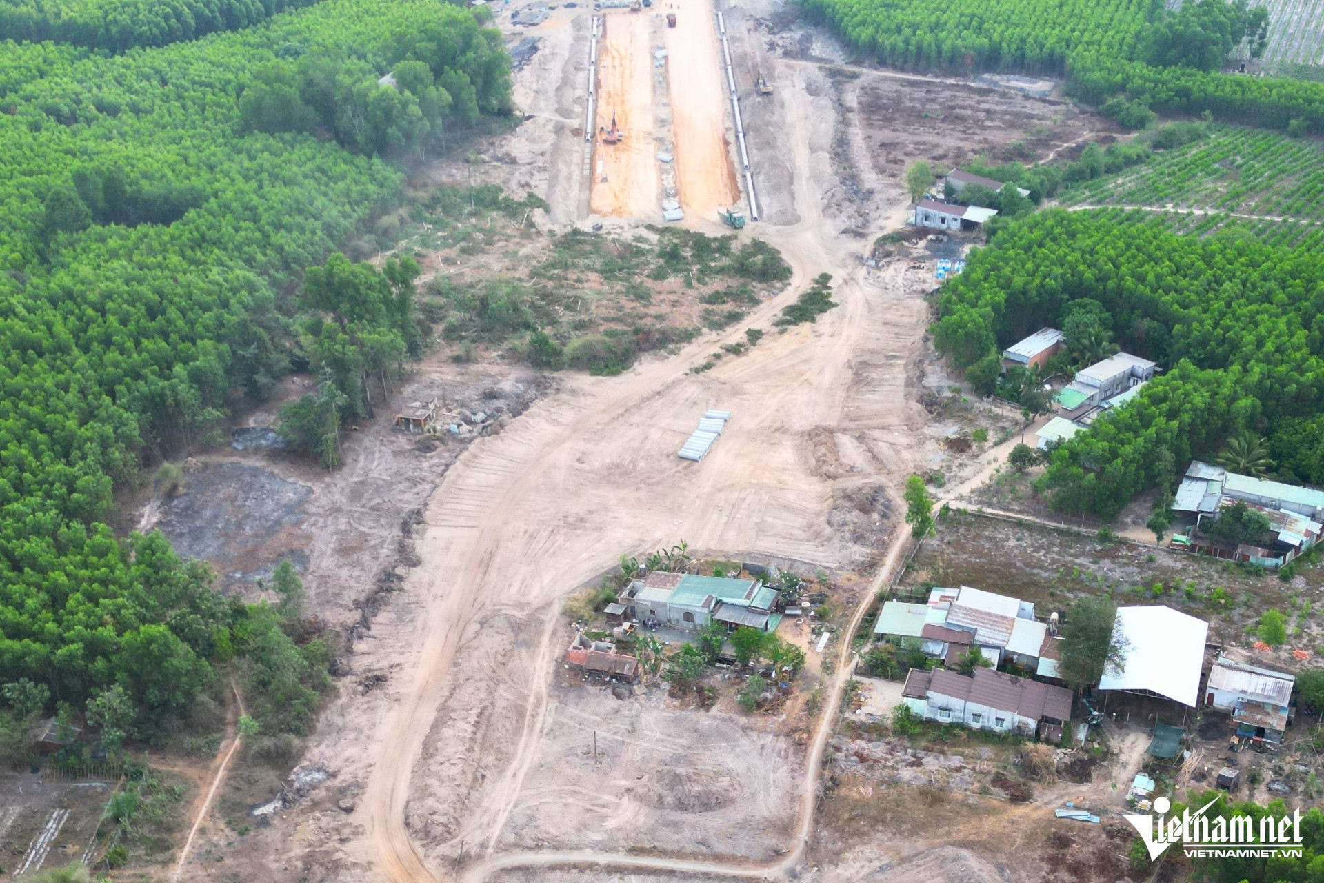 W-duong san bay long thanh 9.jpg