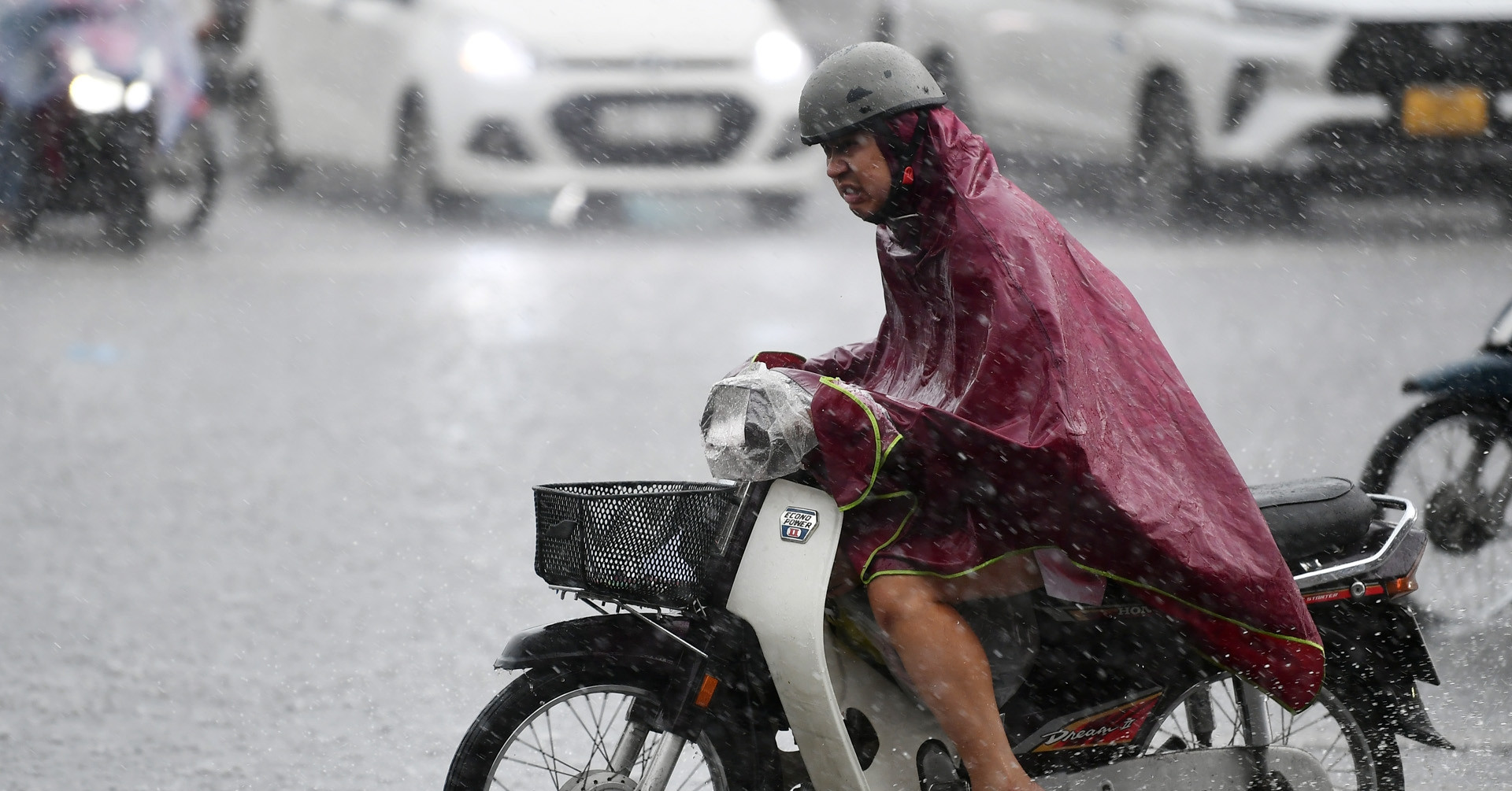 Miền Bắc lại mưa giông sầm sập, cục bộ mưa lớn sát kỳ nghỉ lễ 30/4