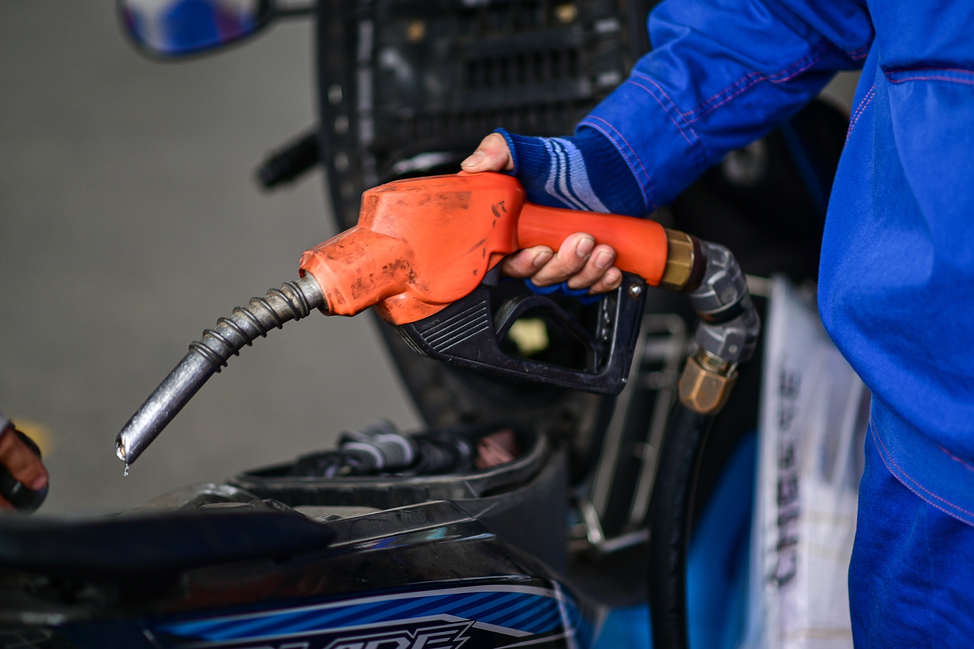 Giá xăng dầu hôm nay 26/4: Dầu thế giới tăng mạnh, dầu diesel có tuần giảm sâu