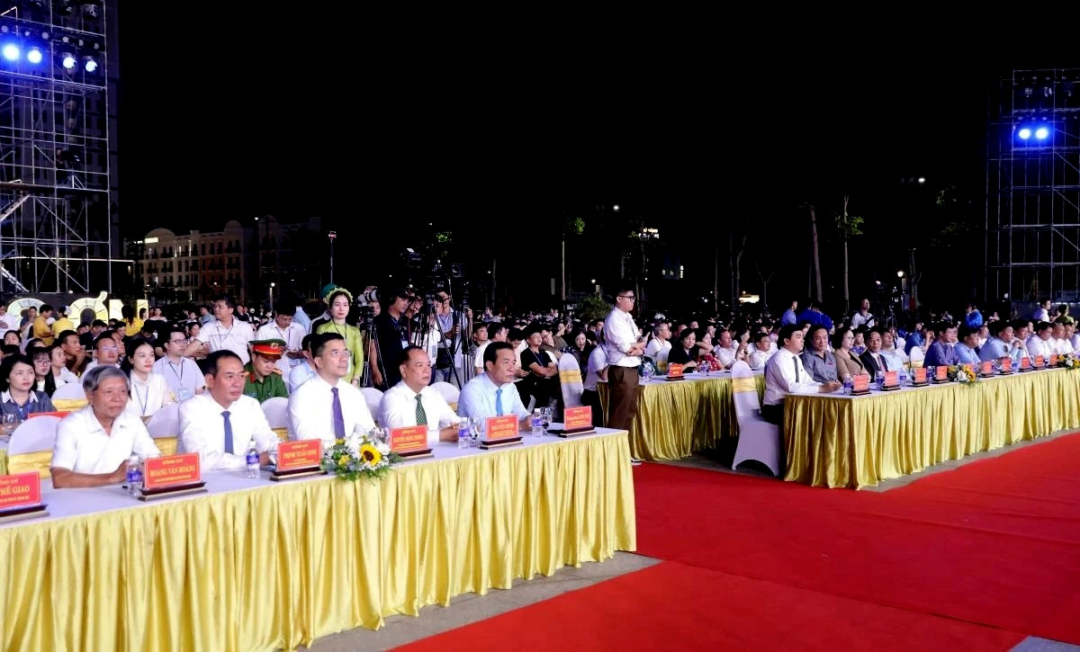 a2Quảng trường biển Sầm Sơn.jpg