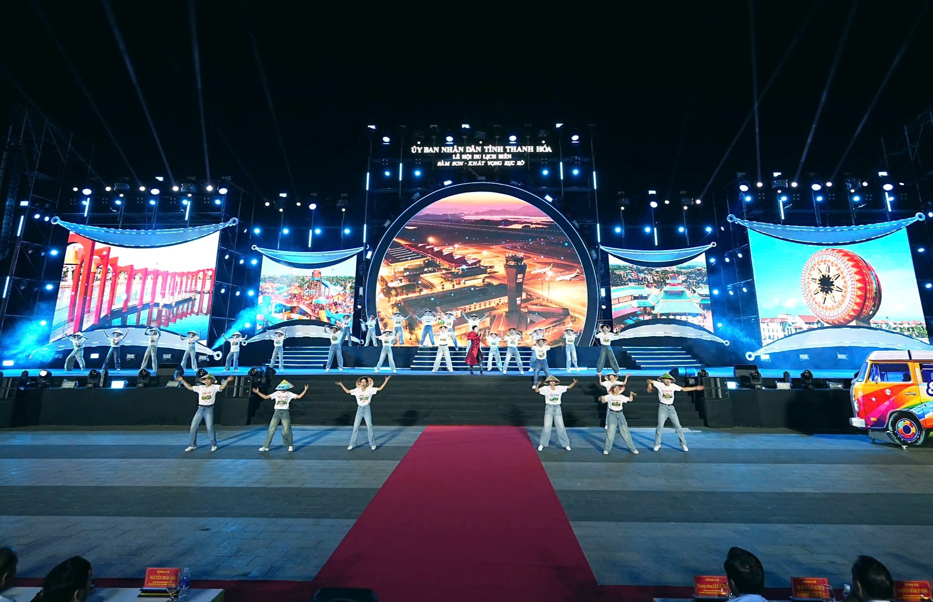 a4Quảng trường biển Sầm Sơn.jpg