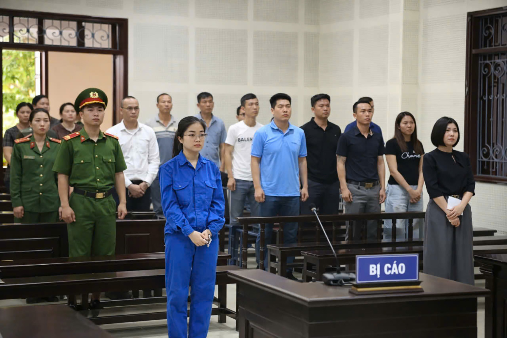 anh bi cao phung thi minh hang.jpg