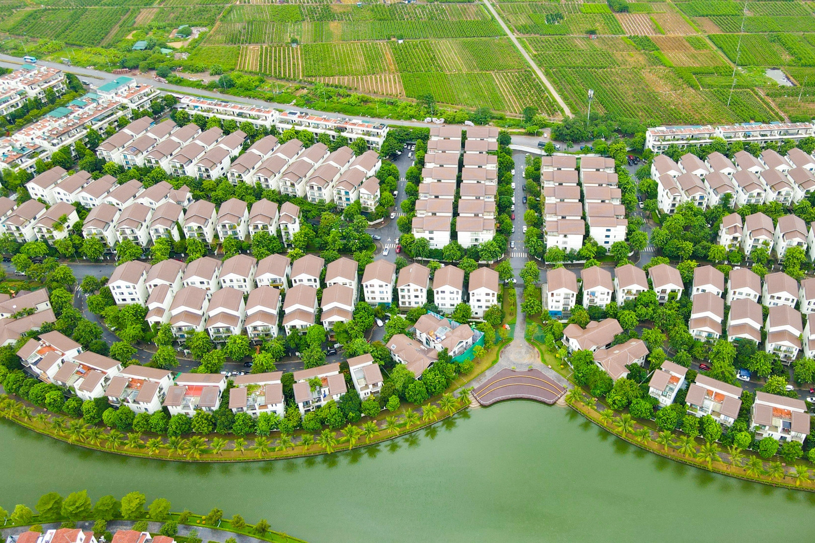 Bán nhà ở Hà Nội giá 110 lượng vàng, 10 năm sau đòi hủy hợp đồng vì vợ không ký