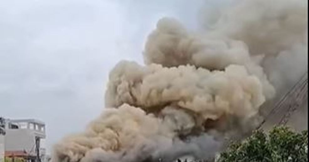 Cháy tại công ty sản xuất mũ ở Hải Phòng, đám cưới bên cạnh phải sơ tán