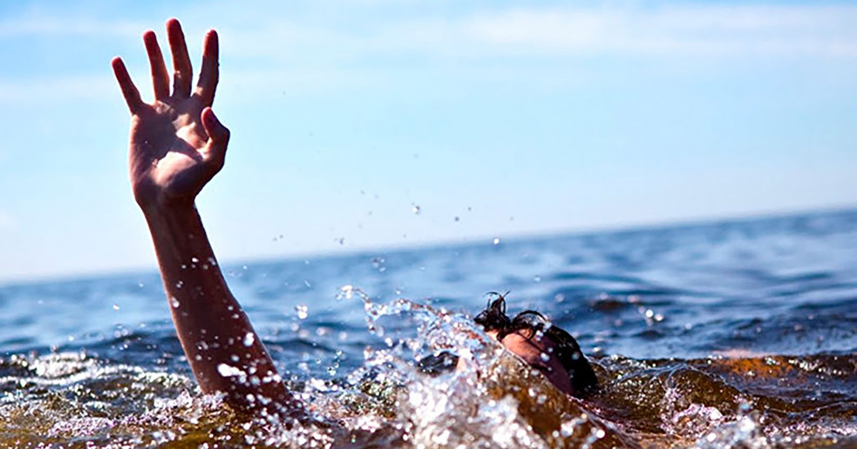 Đi tắm suối gần nhà, 2 cháu bé tử vong