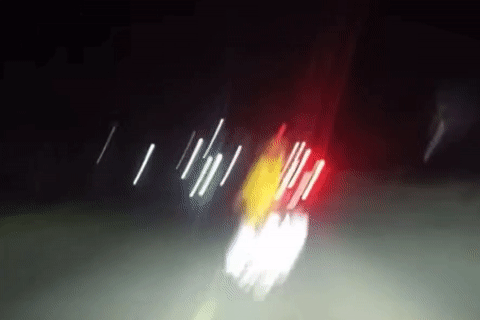 Hai chị em nữ sinh cấp cứu khẩn, CSGT lập tức dùng xe đặc chủng dẫn đường