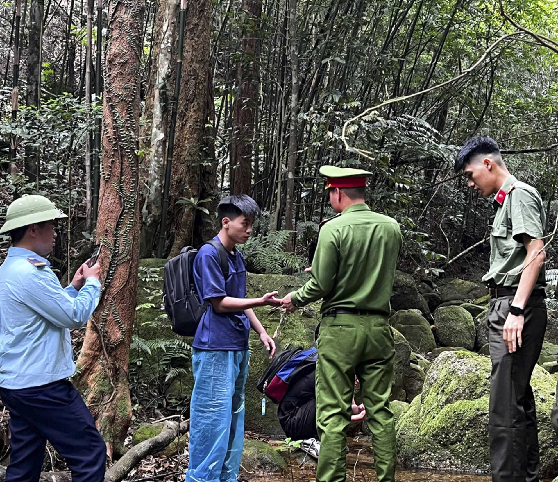 khách lạc tây yên tử_1.JPG