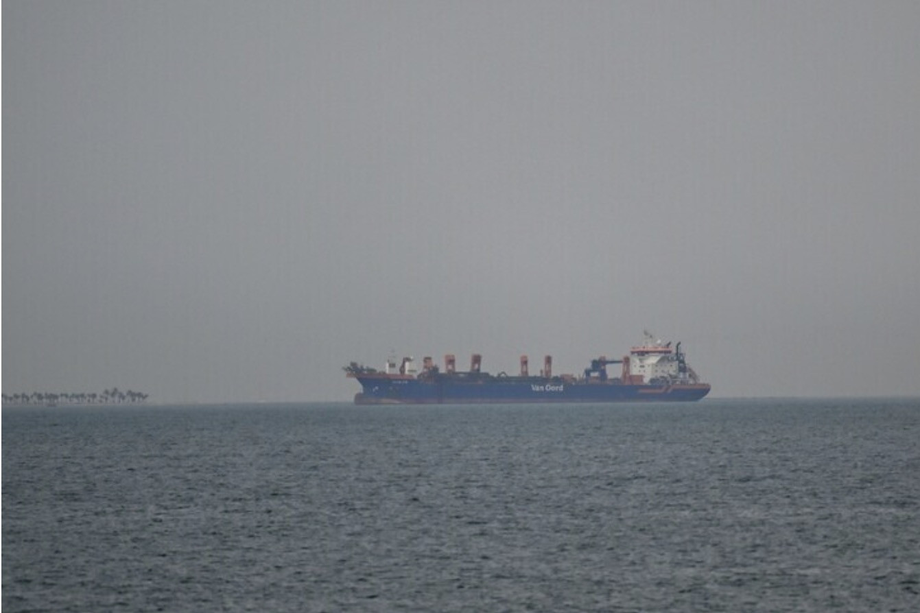 Mỹ chặn tàu bị trừng phạt ở biển Ảrập, ép chuyển hướng về Iran