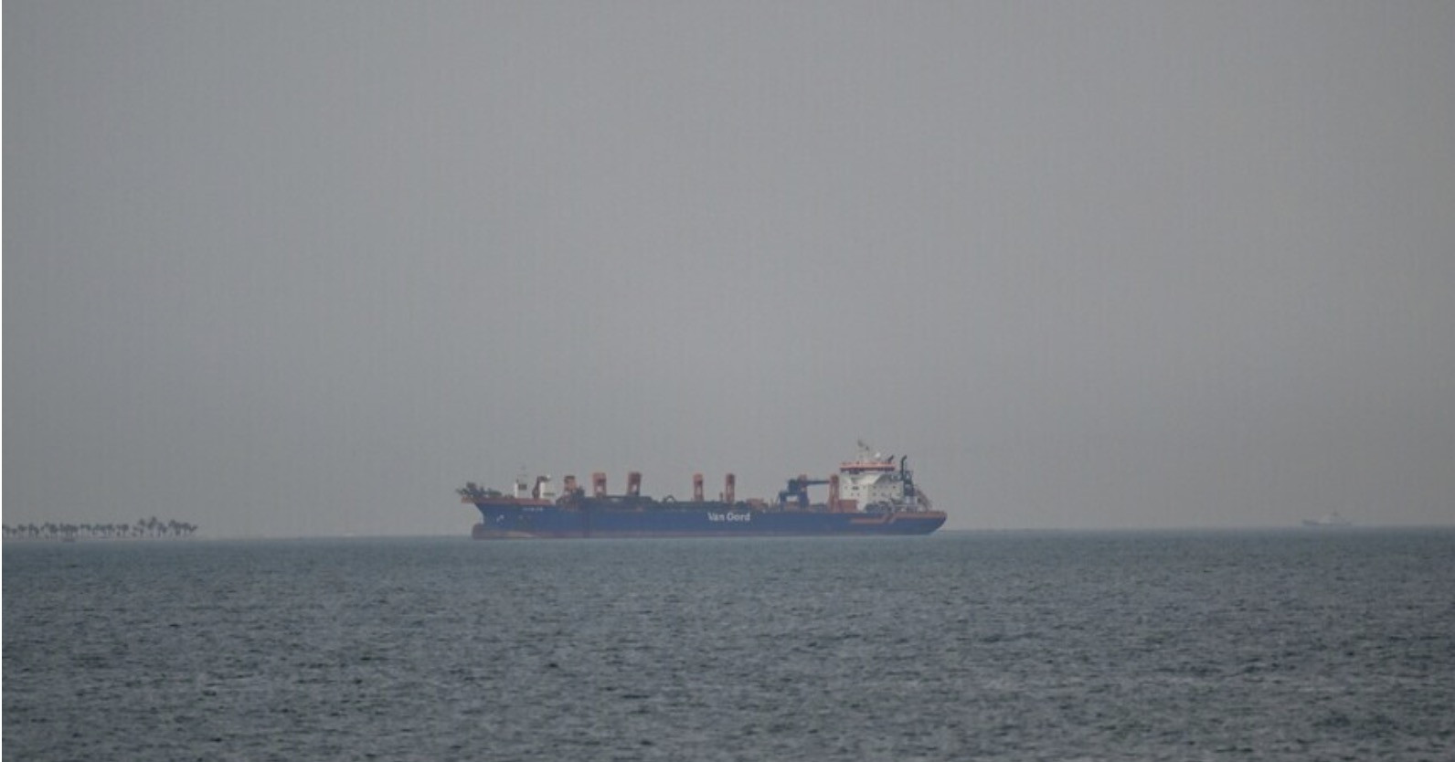 Mỹ chặn tàu bị trừng phạt ở biển Ảrập, ép chuyển hướng về Iran