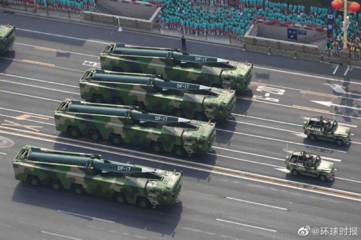 Tên lửa DF 17 Trung Quốc 1.jpg