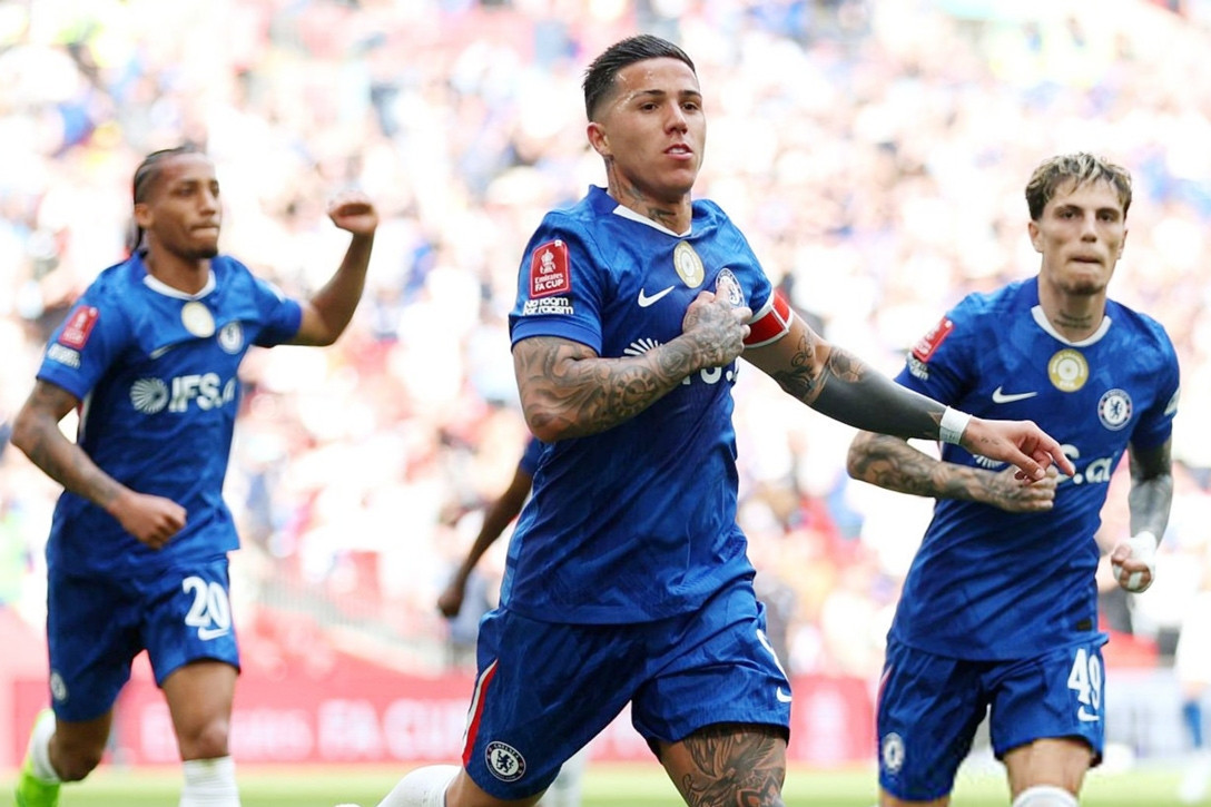 Chelsea vượt khó vào chung kết FA Cup