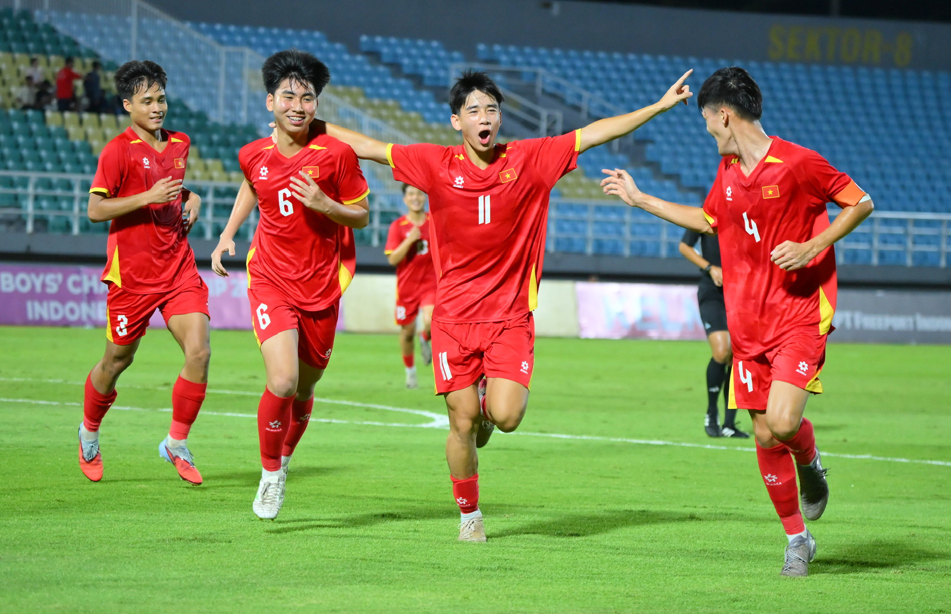 u17 viet nam malaysia 1.jpg