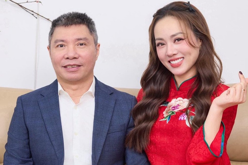 Vợ NSND Công Lý lên tiếng chuyện không có con, diva Hồng Nhung quý phái