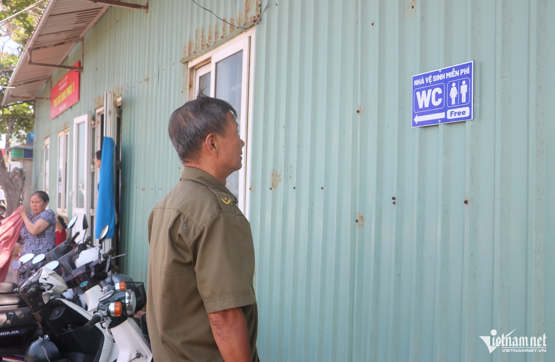 W-Nhiều hàng quán ở Vũng Tàu cho du khách dùng WC miễn phí dịp lễ 30.4, 1.5.1.JPG.jpg