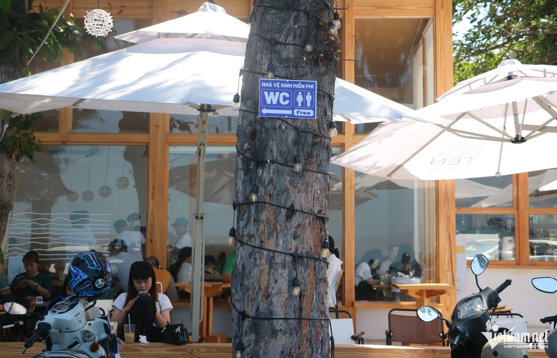 W-Nhiều hàng quán ở Vũng Tàu cho du khách dùng WC miễn phí dịp lễ 30.4, 1.5..JPG.jpg