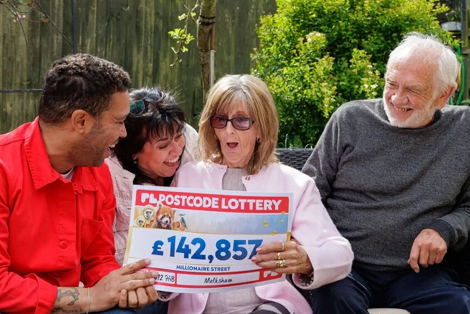 Cặp vợ chồng trúng căn nhà 60 năm trước, nay lại trúng độc đắc 5 tỷ đồng