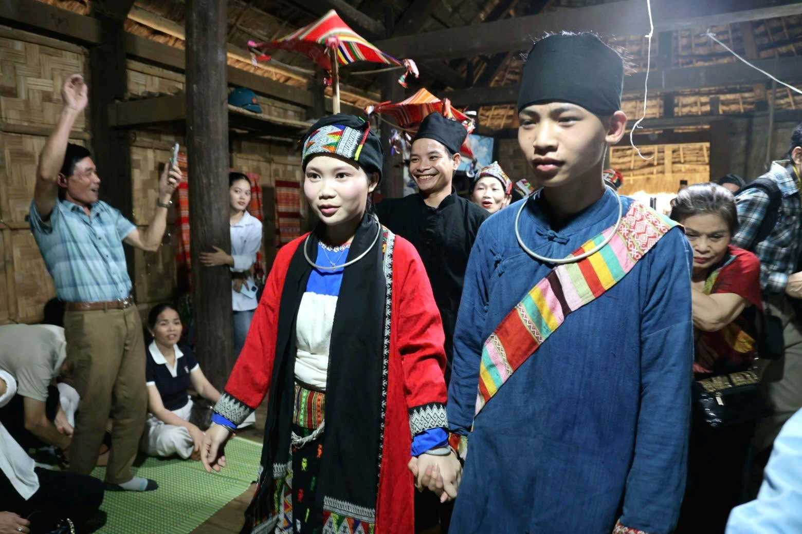  Cưới 2 lần, ở rể 3 năm: Chuyện lạ mà sâu sắc trong hôn nhân người Thái xứ Thanh 