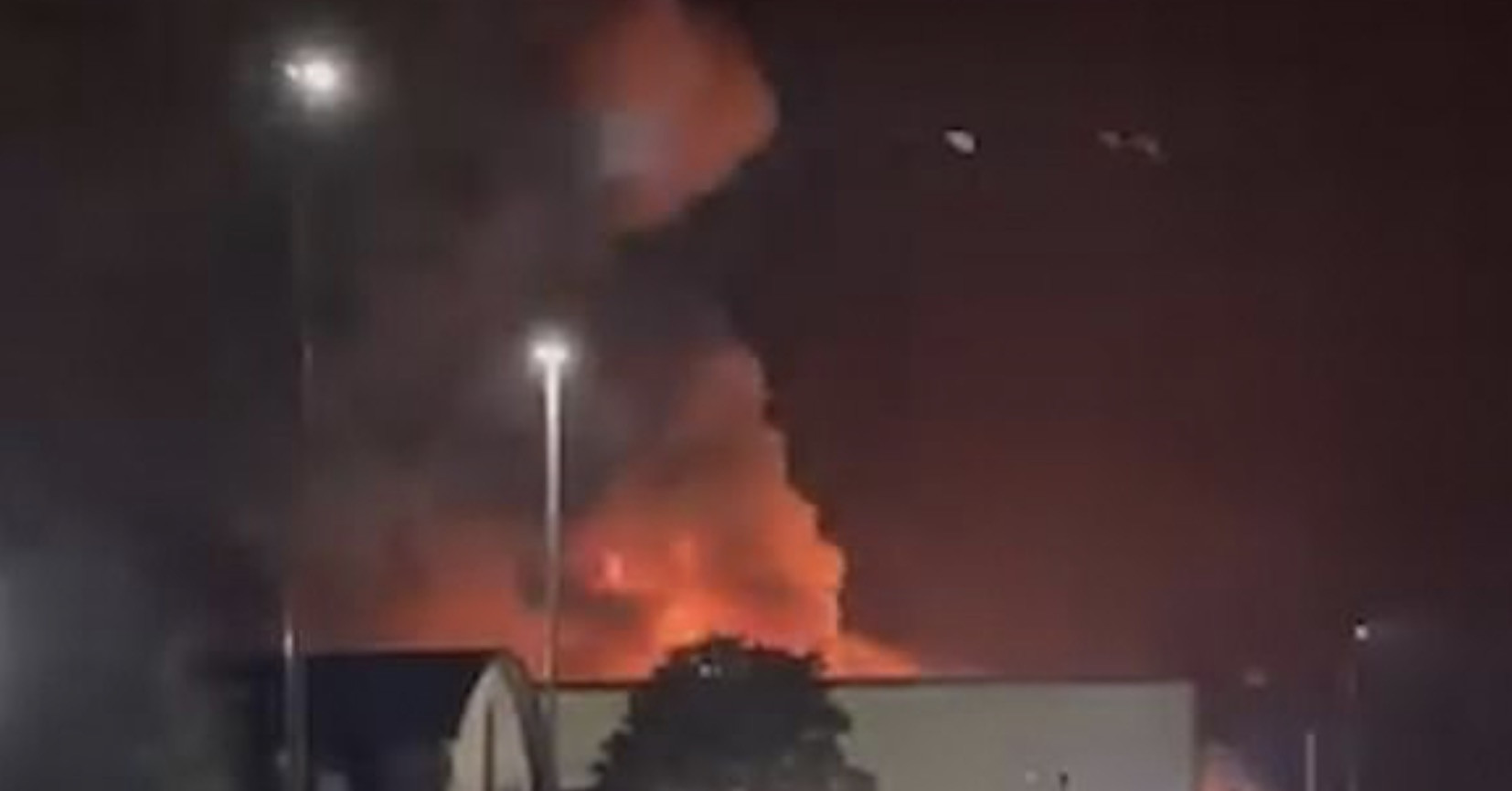 Hỏa hoạn lớn tại căn cứ chứa máy bay ném bom Mỹ