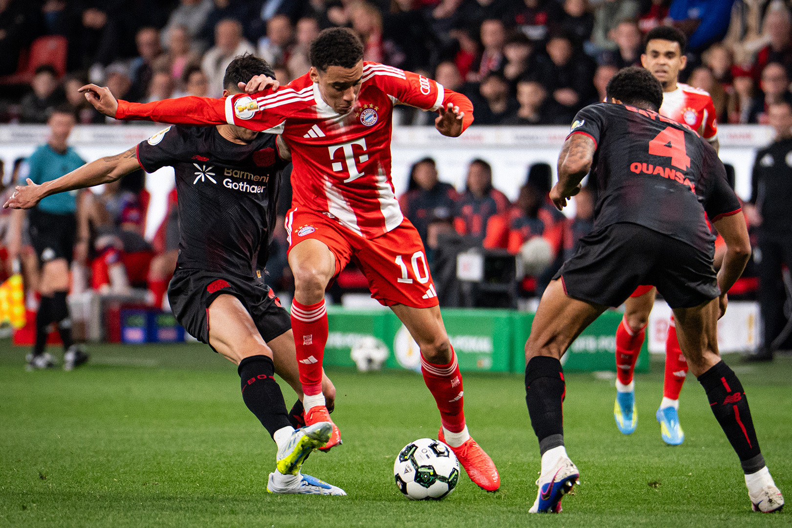 Musiala Bayern Leverkusen.jpg