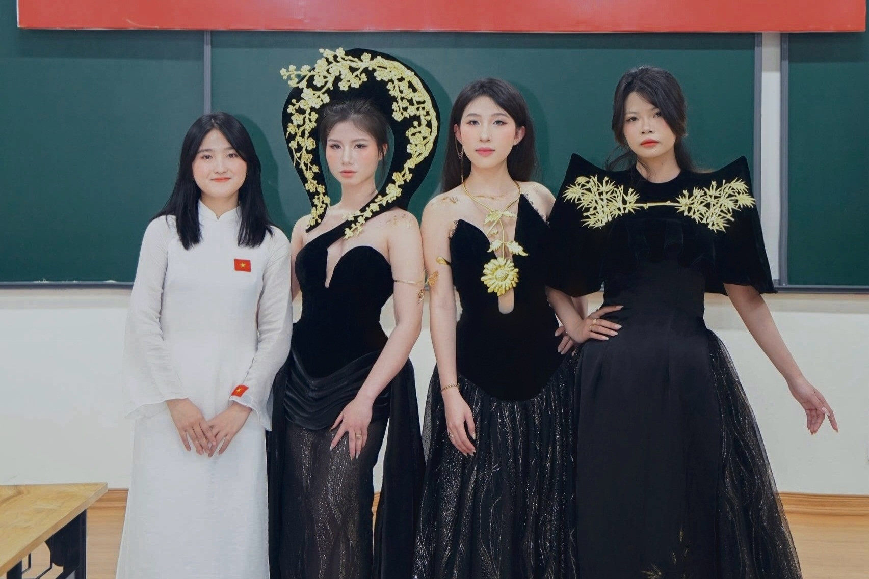 Nữ sinh Bách khoa đưa nghề truyền thống vào các bộ trang phục