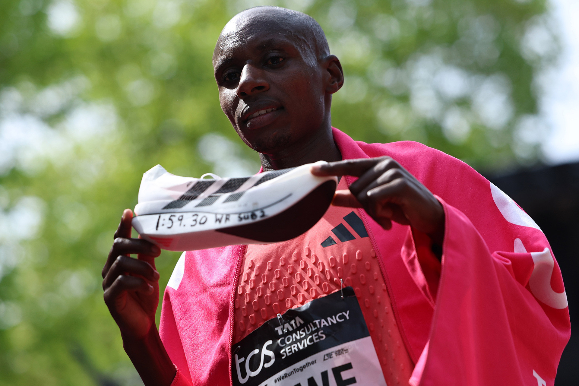 Sabastian Sawe marathon London 2026.jpg