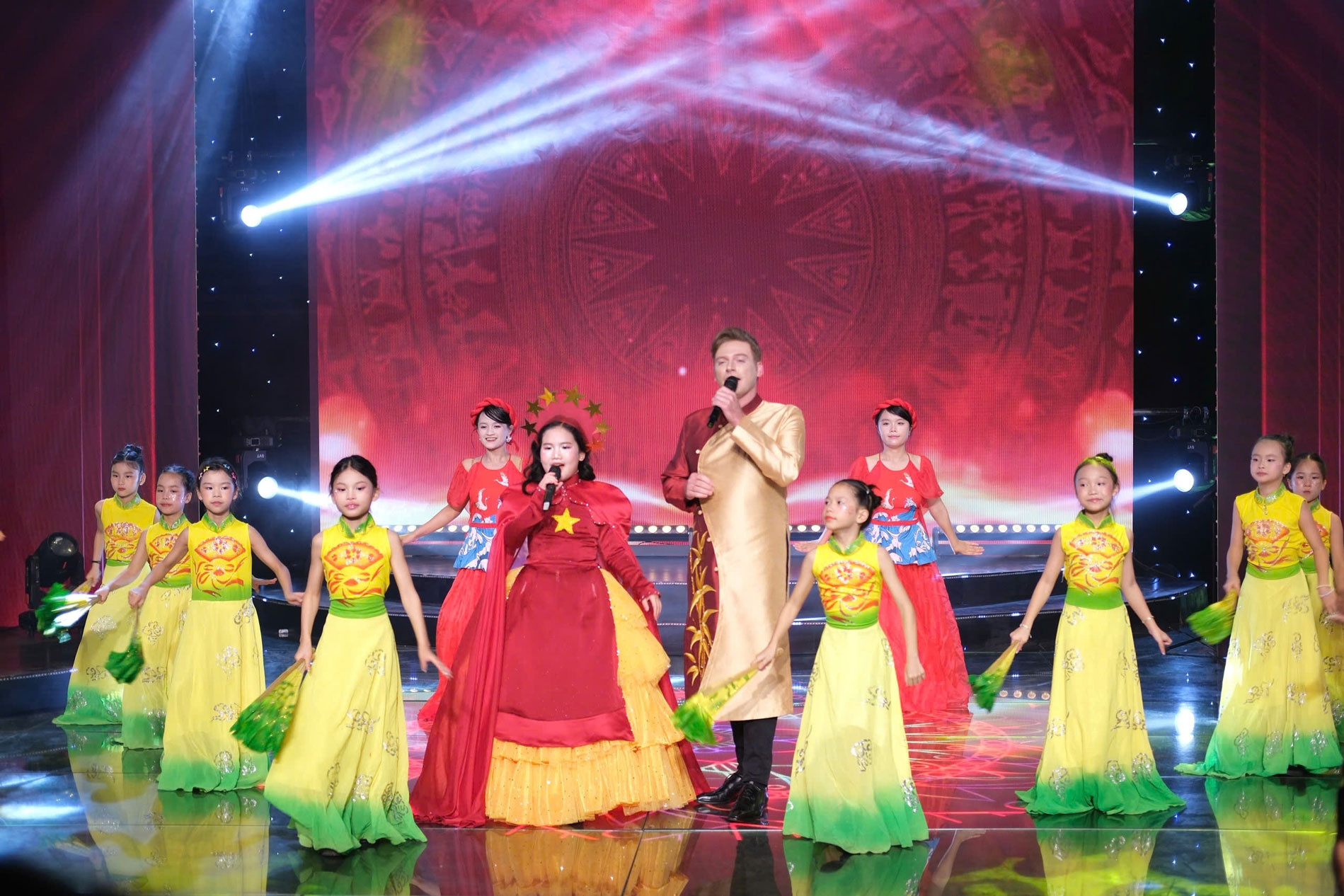  Sân khấu thời trang thiếu nhi mở rộng hành trình xuyên Việt 