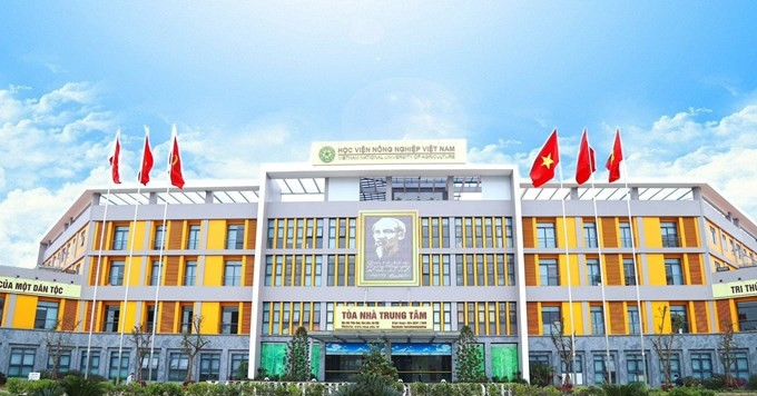 Sau phản ứng của sinh viên, trường dừng yêu cầu tham gia CLB ít nhất 24 tháng