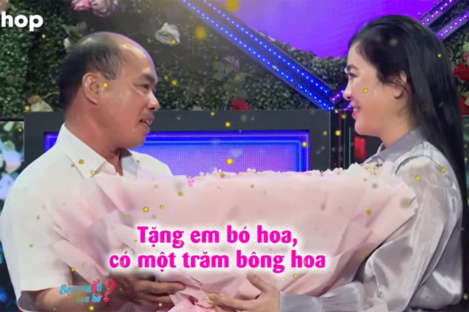 Tặng 100 đóa hồng, người đàn ông 50 tuổi ở TPHCM vẫn bị từ chối hẹn hò