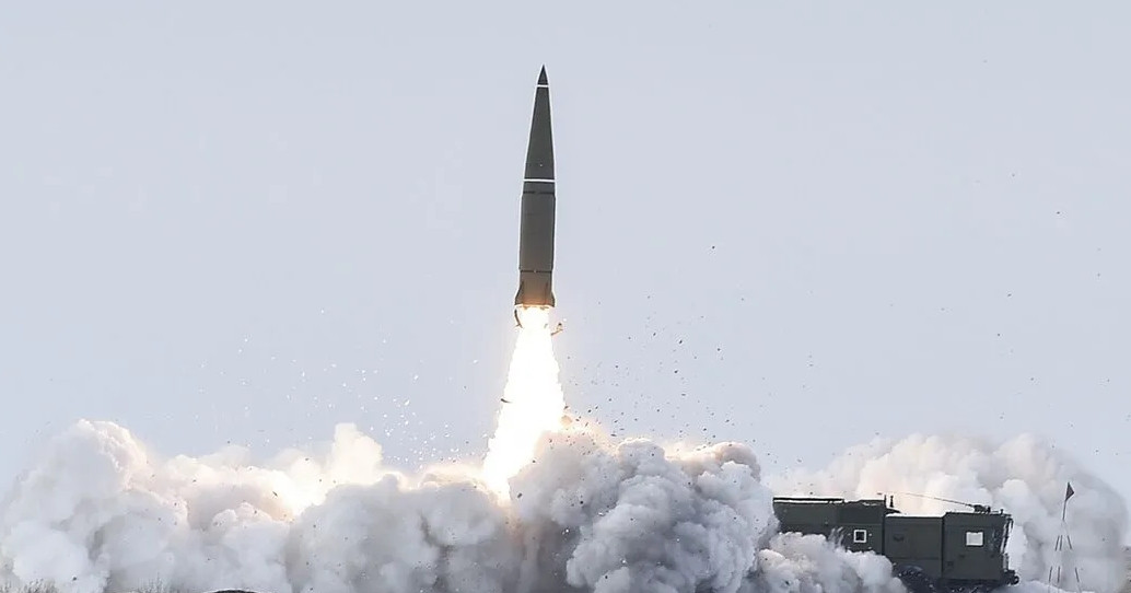 Tên lửa Iskander-M chính xác nhất thế giới, tốc độ siêu vượt âm, ‘kẻ thay đổi cuộc chơi’
