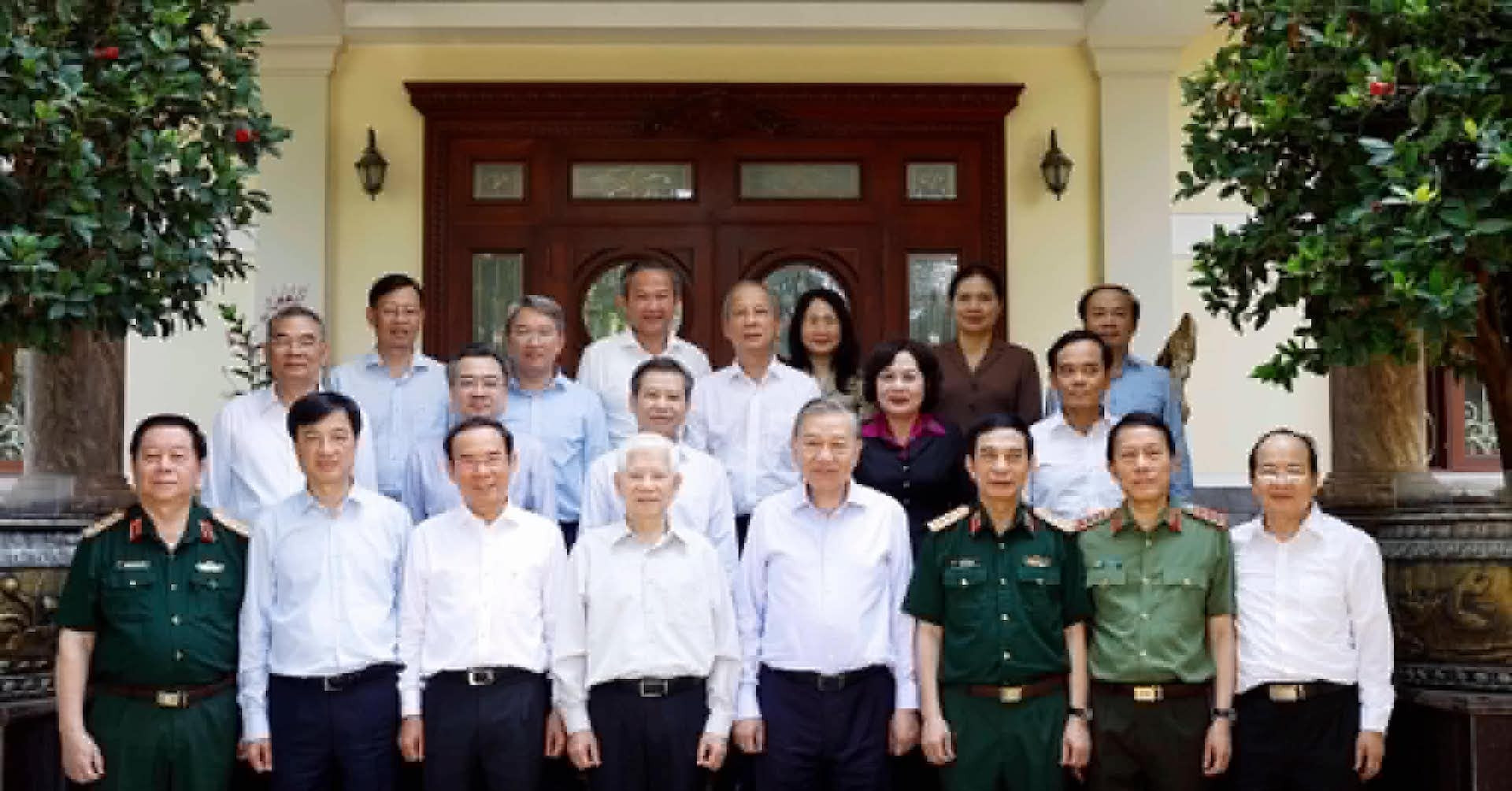 Tổng Bí thư, Chủ tịch nước thăm các nguyên lãnh đạo Đảng, Nhà nước và Mẹ Việt Nam anh hùng