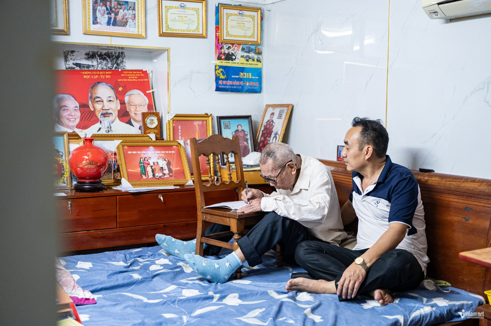 W-cựu chiến binh 99 tuổi.jpg