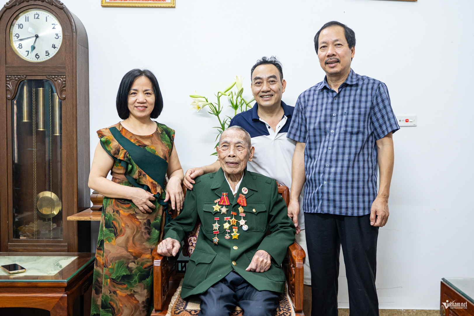 W-cựu chiến binh 99 tuổi.jpg