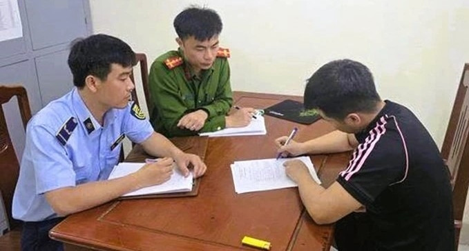 Xử lý đối tượng 'chặt chém' 200.000 đồng phí gửi xe của du khách ở Sầm Sơn
