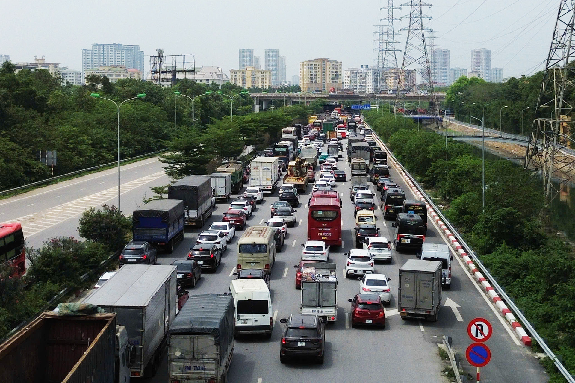 Ngày cuối kỳ nghỉ lễ Giỗ Tổ Hùng Vương: Cửa ngõ Hà Nội nơi đông đúc, chỗ vắng vẻ