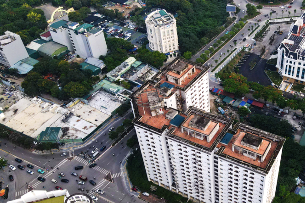 299 căn hộ ở 'đất vàng' bỏ hoang hàng chục năm, Bí thư Hà Nội yêu cầu 'hồi sinh'