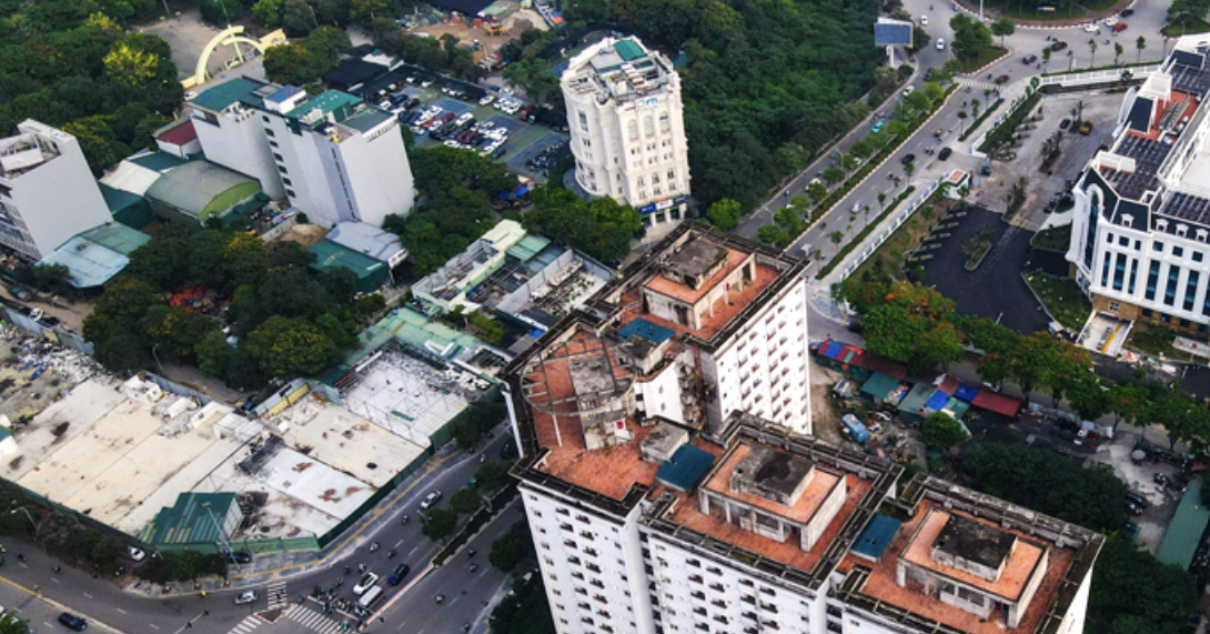 299 căn hộ ở 'đất vàng' bỏ hoang hàng chục năm, Bí thư Hà Nội yêu cầu 'hồi sinh'