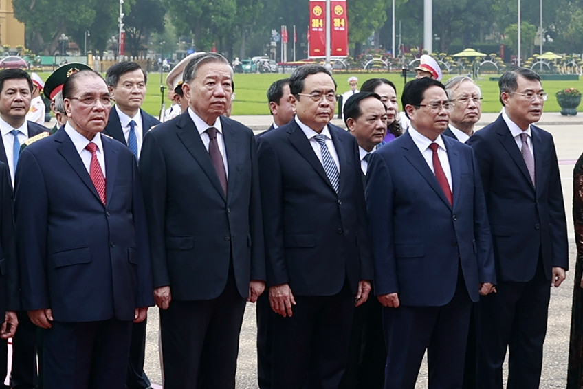 Lãnh đạo Đảng, Nhà nước vào Lăng viếng Chủ tịch Hồ Chí Minh nhân dịp 30/4